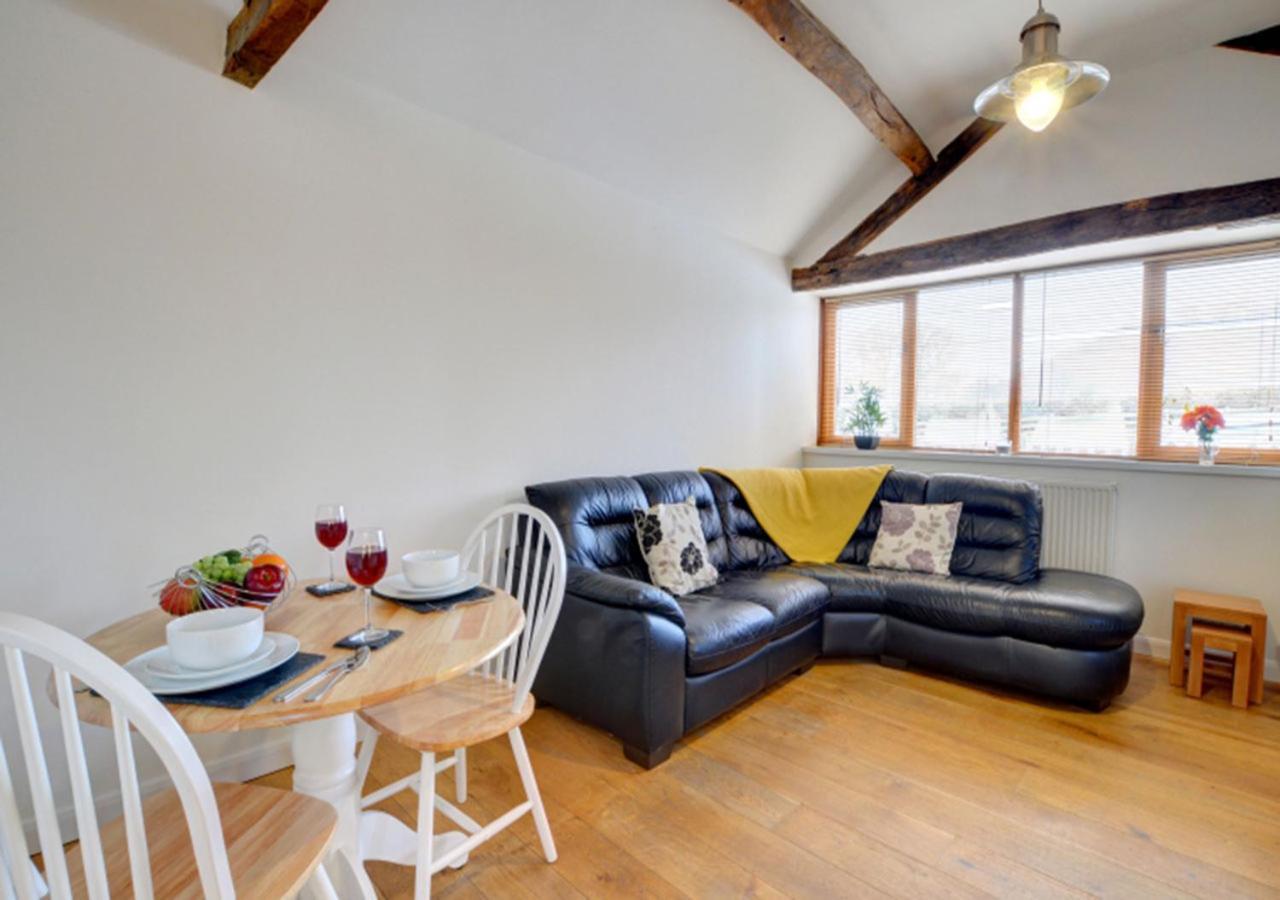 Smithy Cottage Berriew エクステリア 写真