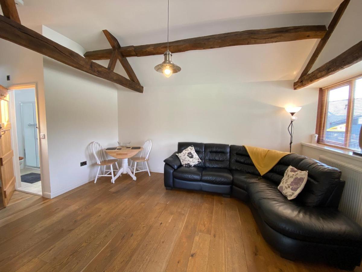 Smithy Cottage Berriew エクステリア 写真